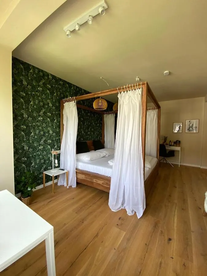Himmelbett-Studio Ueber Duesseldorf, Neu