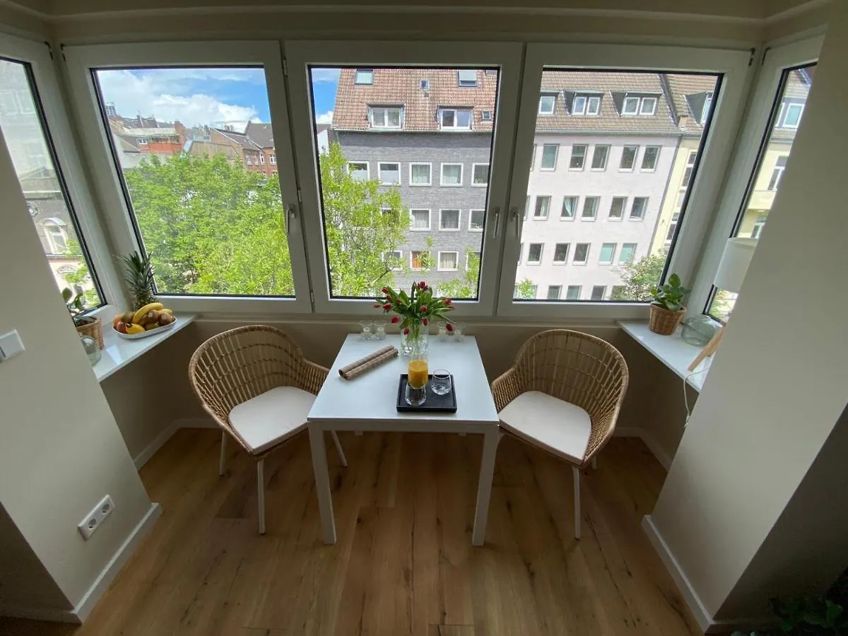 Contacts de Himmelbett-Studio Ueber Duesseldorf, Neu
